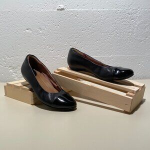Clarks Women's Artisan Neenah Garden Leather Flats